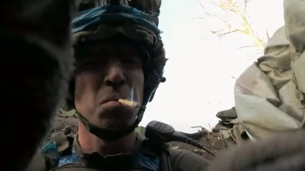 “2000 метрів до Андріївки”: оператор Алекс Бабенко про реалії фронтових зйомок “2000 метрів до Андріївки”: оператор Алекс Бабенко про реалії фронтових зйомок