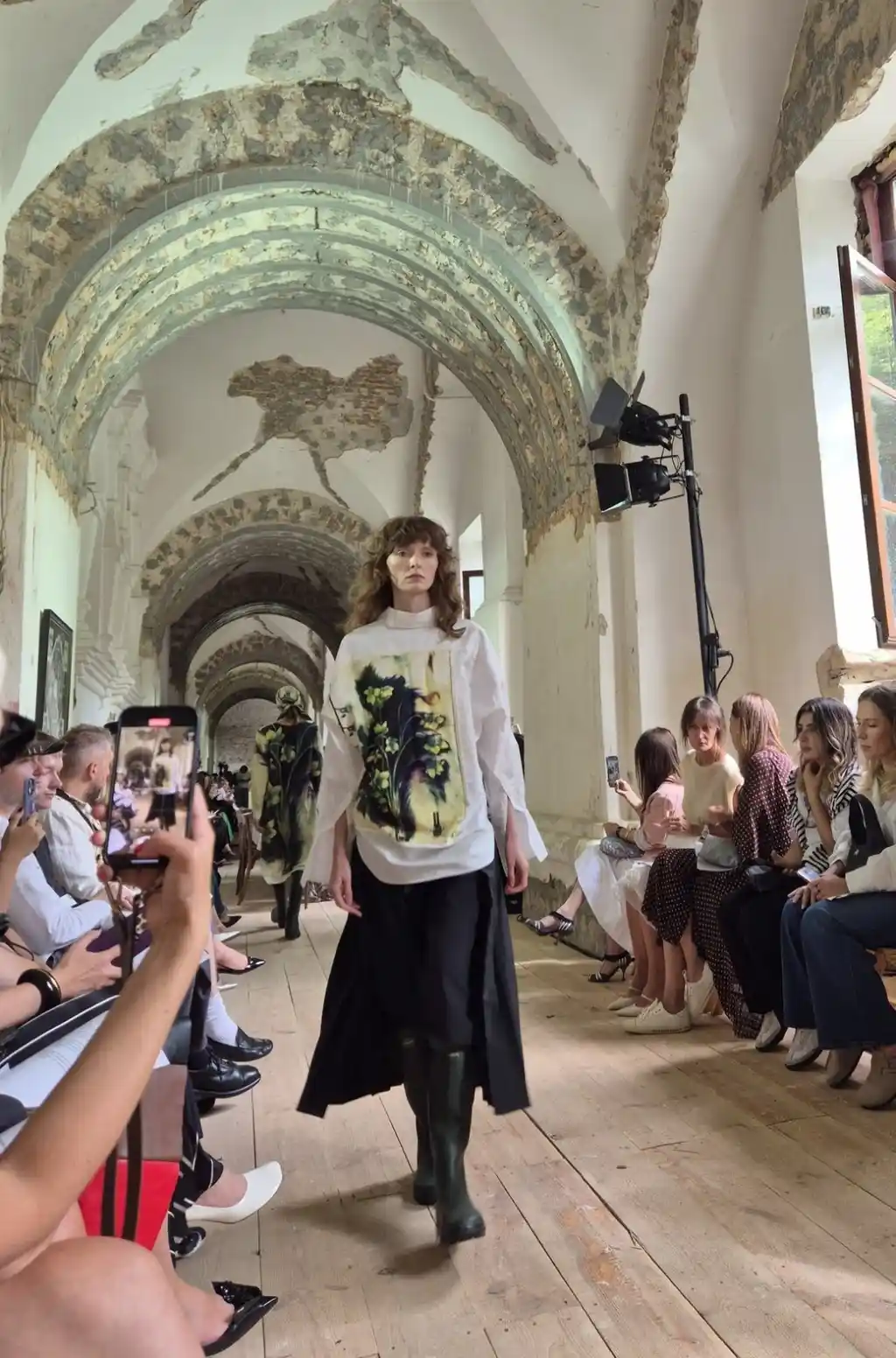 Ukrainian Fashion Week SS26: від “Русалки Дністрової” до інклюзивності Ukrainian Fashion Week SS26: від “Русалки Дністрової” до інклюзивності
