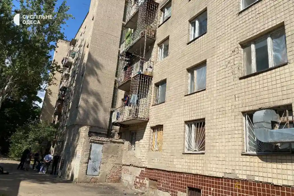 В Одесі біля гуртожитку виявили мертве немовля: поліція підозрює, що його викинули з вікна В Одесі біля гуртожитку виявили мертве немовля: поліція підозрює, що його викинули з вікна
