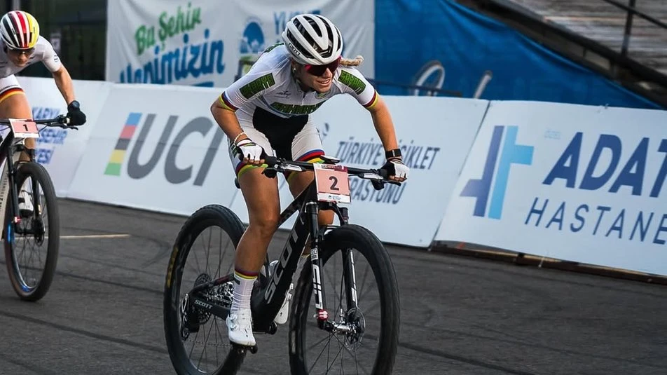Українська велогонщиця Сухопалова завершила сезон Кубка світу на другому місці в загальному заліку