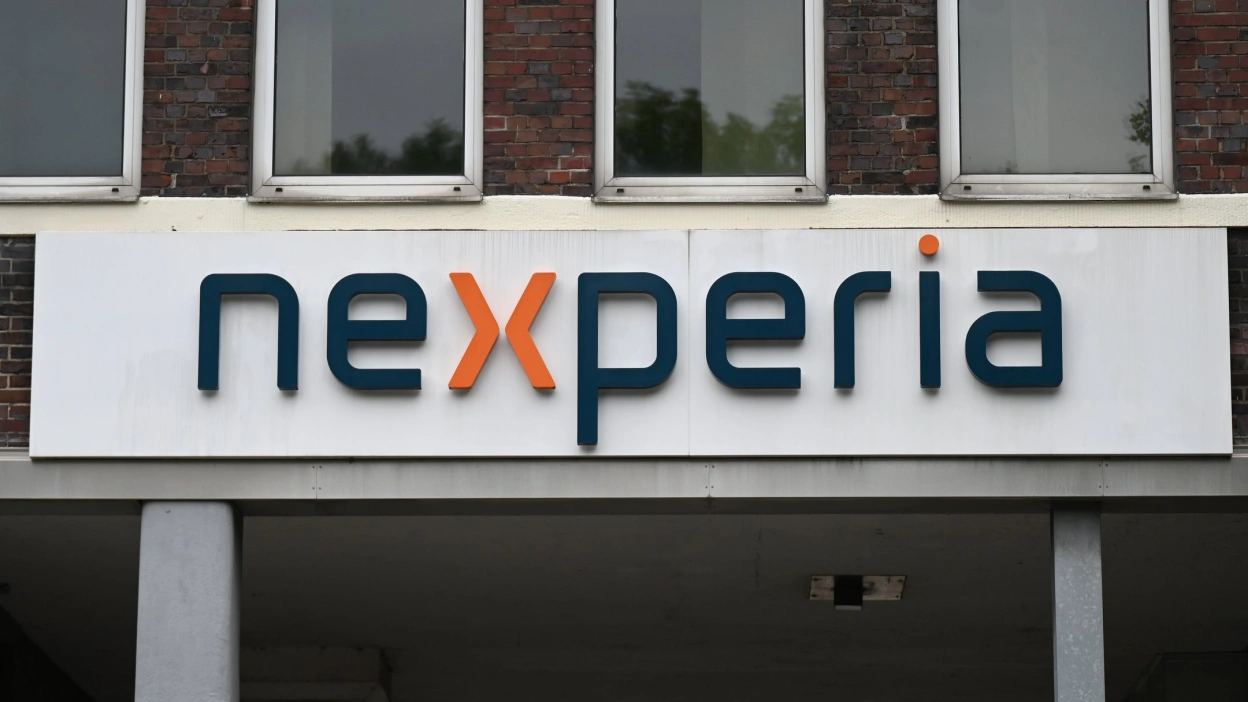 Нідерланди націоналізували китайську компанію Nexperia для захисту власної технологічної безпеки