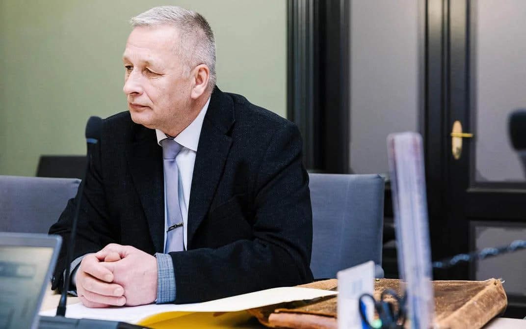 В Естонії прокурори просять парламент зняти недоторканність із депутата через зловживання паливними картками