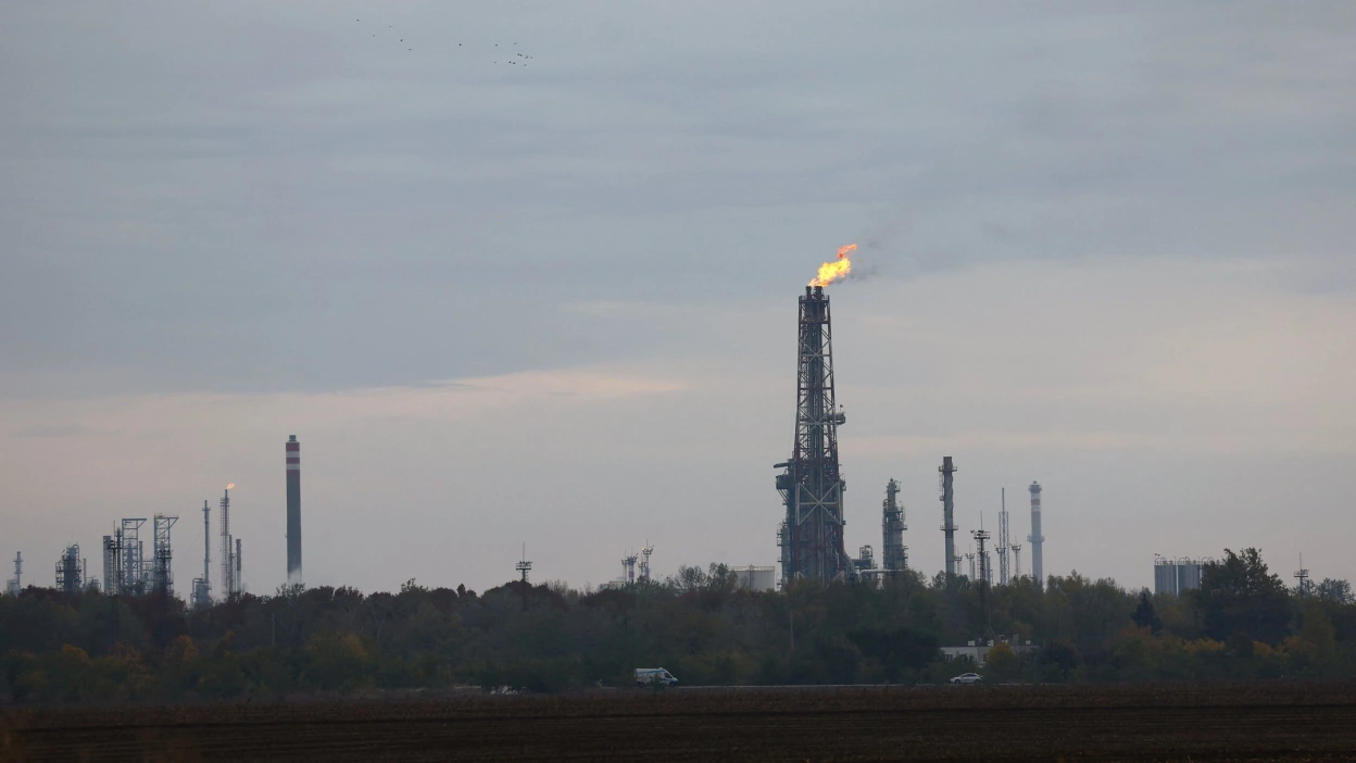 США звільнили Угорщину від санкцій за купівлю російської нафти та газу на рік, а не безстроково