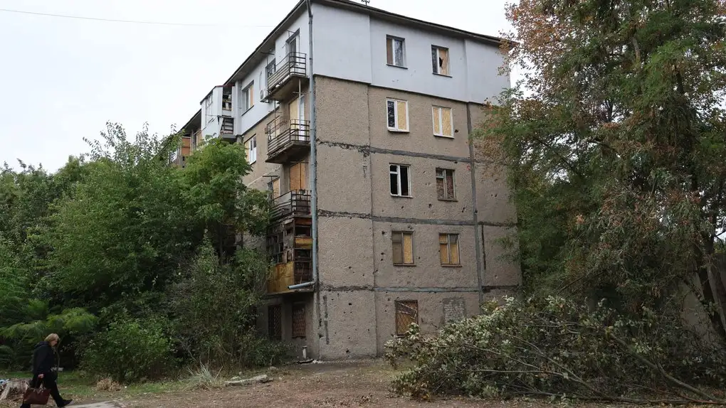 У Херсоні через удар безпілотника РФ поранена літня жінка