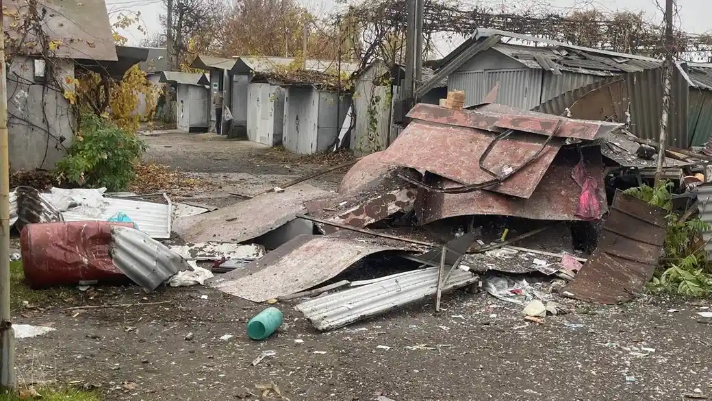 Російські БпЛА атакували південь Одещини: пошкоджено гаражі та скління житлового будинку