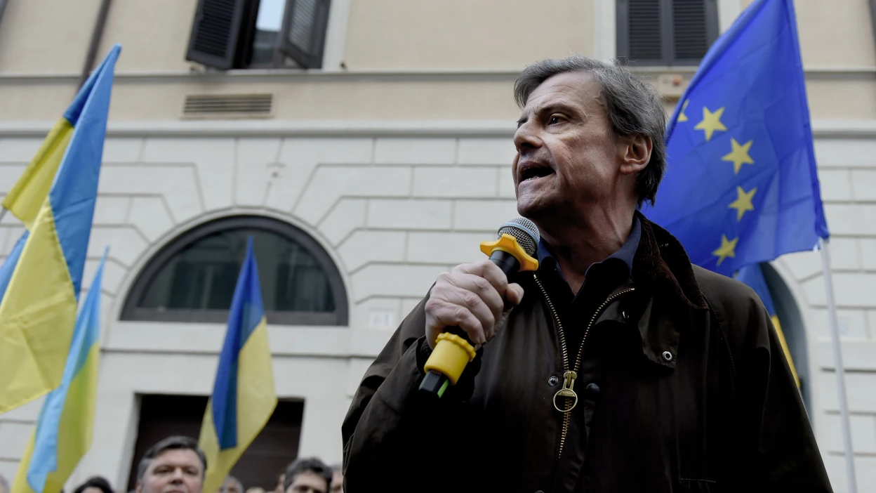 Сенатор Італії зробив собі татуювання з гербом України на знак підтримки