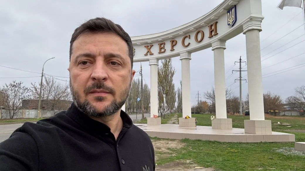 Зеленський відвідав Херсон у третю річницю визволення: нарада, нагороди та нові ініціативи