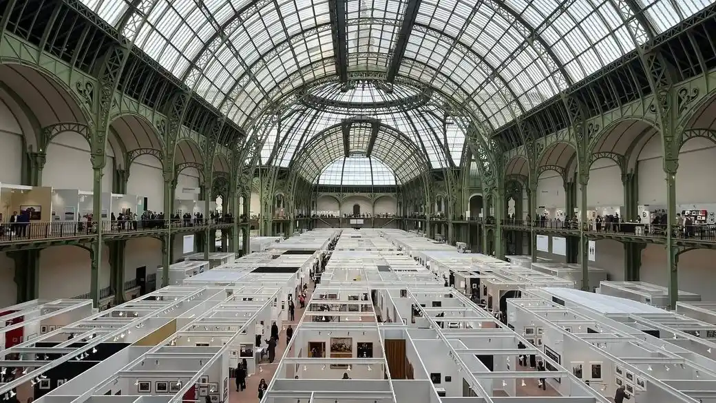 Як виглядає Paris Photo 2025 перед відкриттям