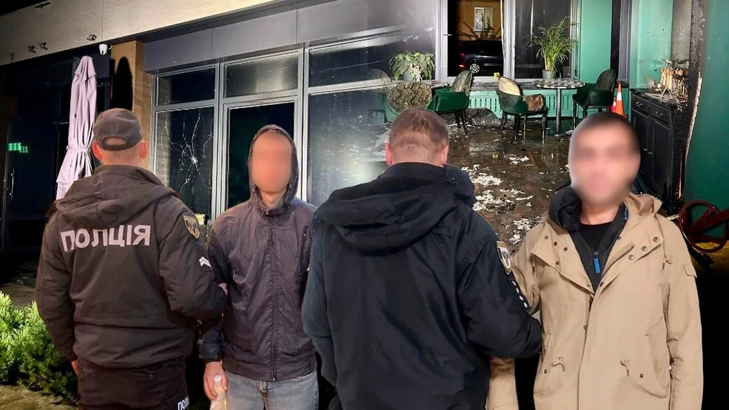 У Чернігові поліцейські затримали підозрюваних у серії підпалів ресторанів та будинку