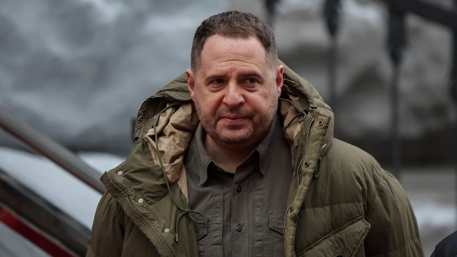 Єрмак вирушає на фронт після обшуку та відставки — ситуація розвивається