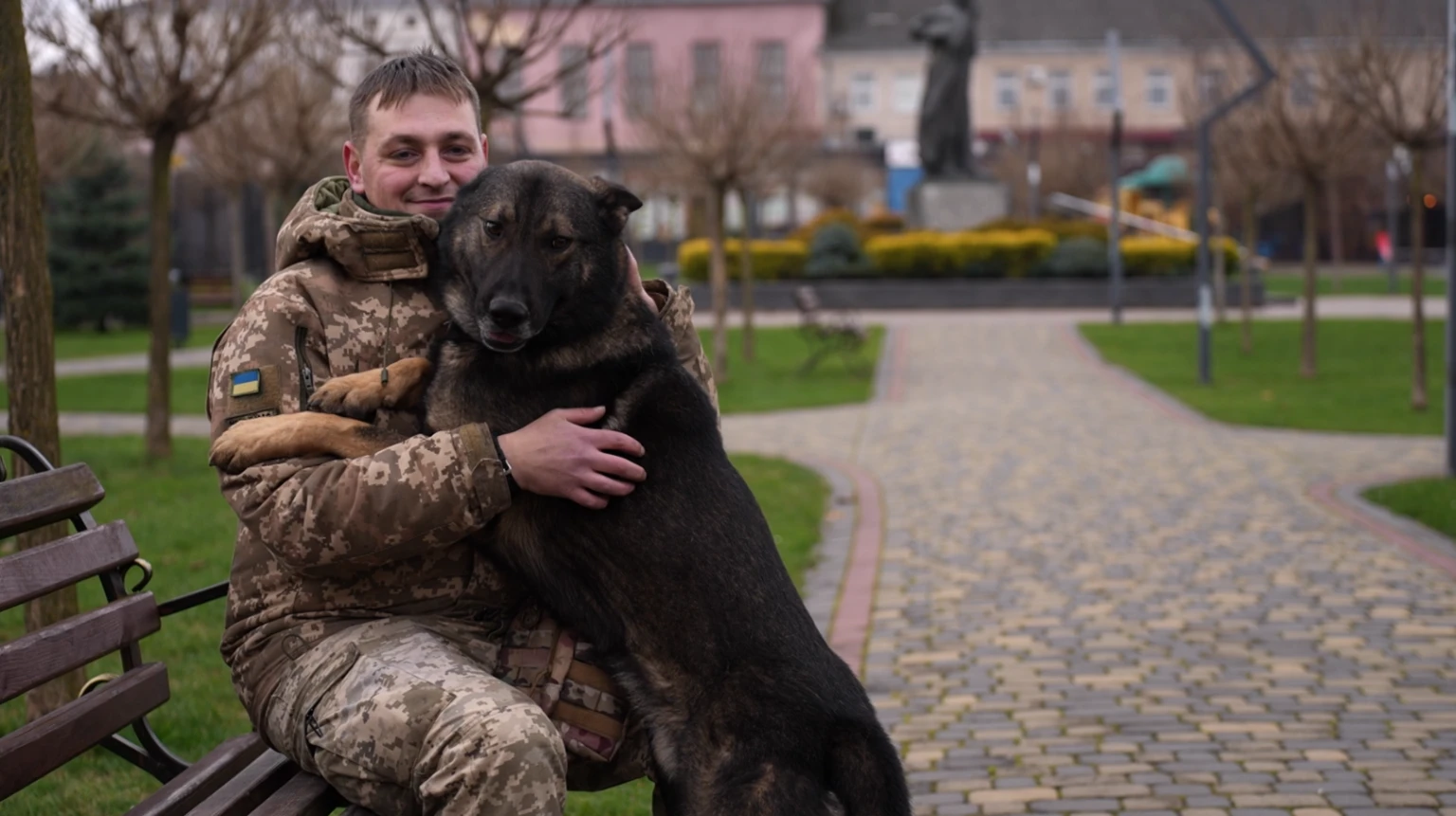 Від страху до професіоналізму: історія прикордонника та кінолога Віктора Семененка