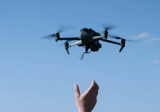 На Харківщині під час роботи в полі чоловіка поранив російський FPV-дрон
