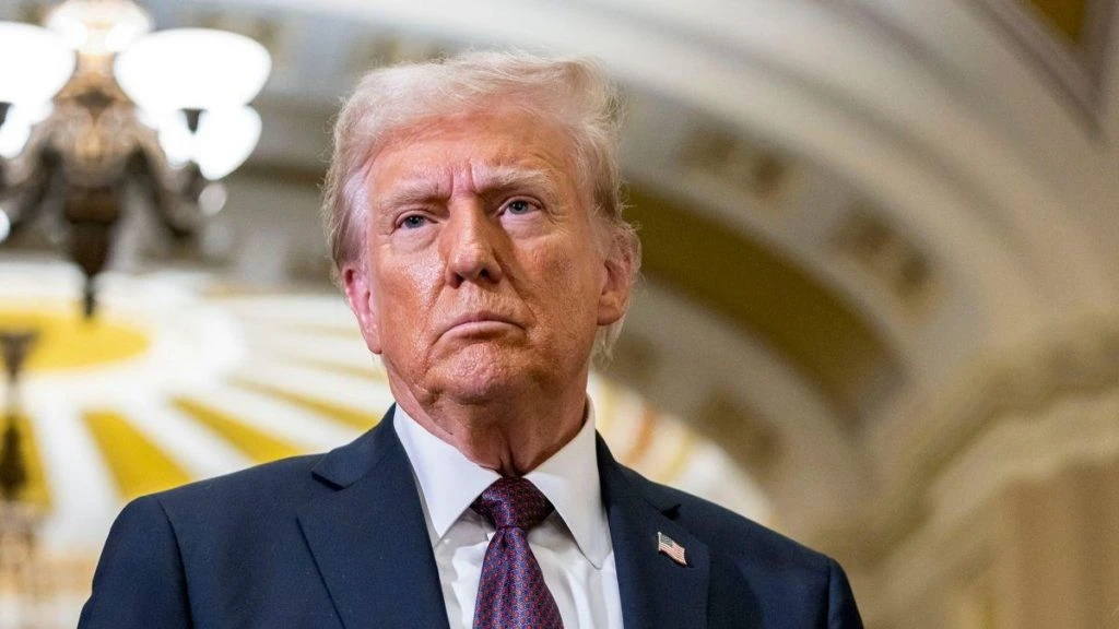 Мін’юст США повернув фото з Трампом на сайт із матеріалами справи Епштейна