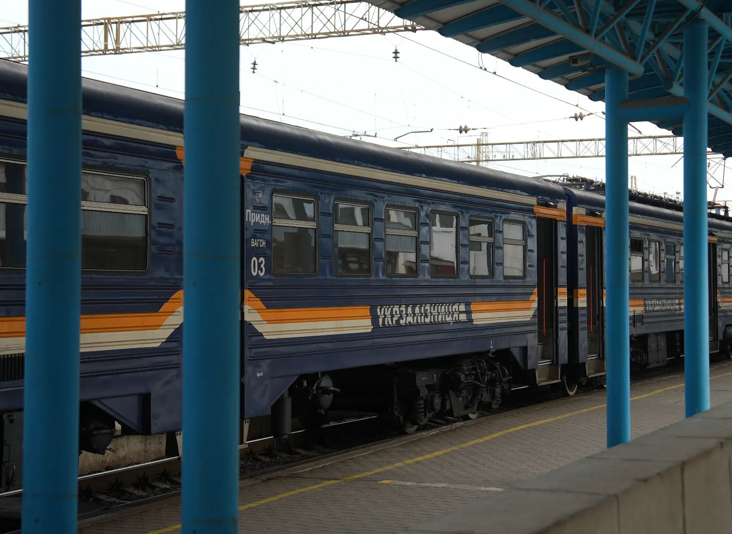 Через російський обстріл затримуються потяги Запорізького напрямку – Укрзалізниця