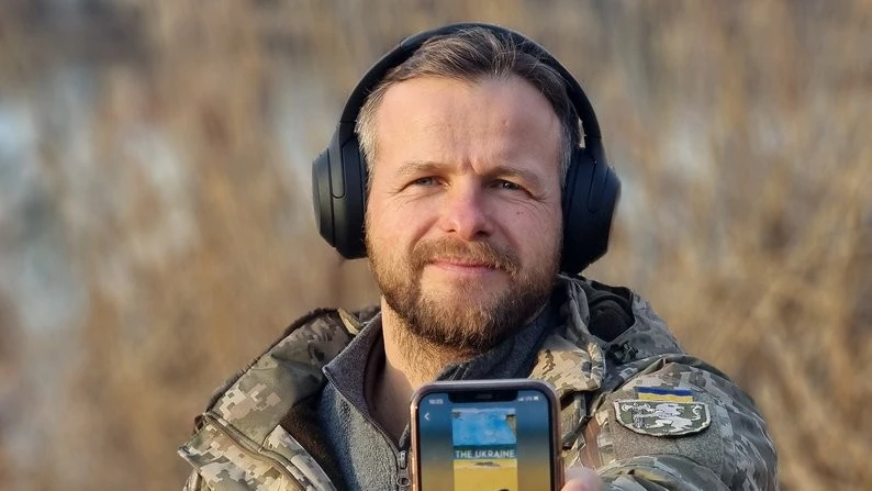 “Я хотів би повернутися до іронії”: Артем Чапай про те, яку прагне писати літературу “Я хотів би повернутися до іронії”: Артем Чапай про те, яку прагне писати літературу