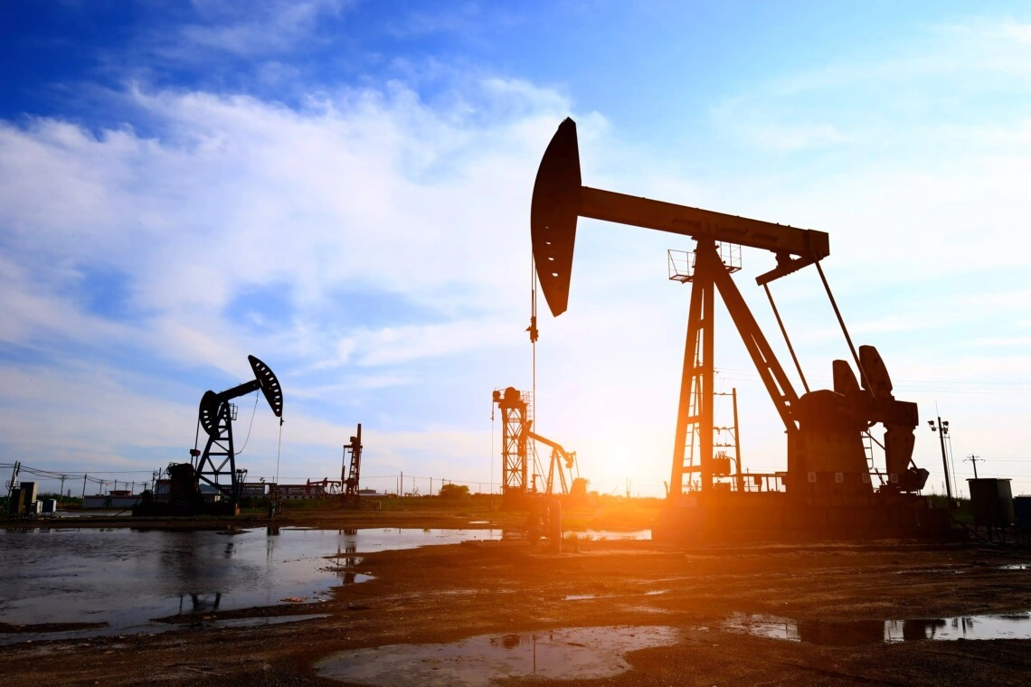 Рік починається зі спадом: нафта дешевшає на тлі надлишку пропозиції та конфліктів