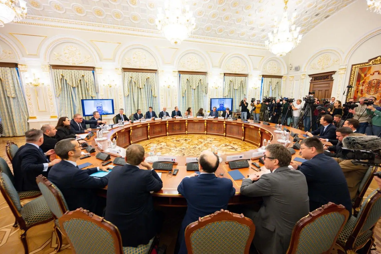 План на десятиліття: Україна розраховує залучити $800 млрд для економічного прориву