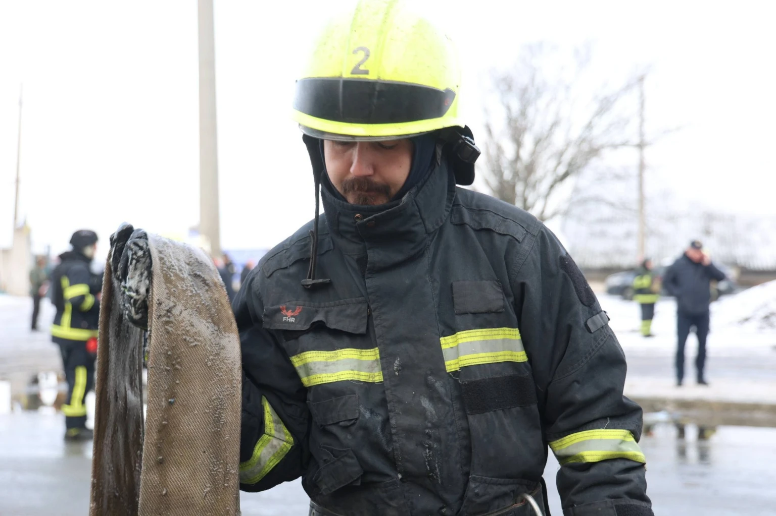 Дронова атака по Дніпру: удар по іноземному заводу, сотні тонн олії на вулицях міста