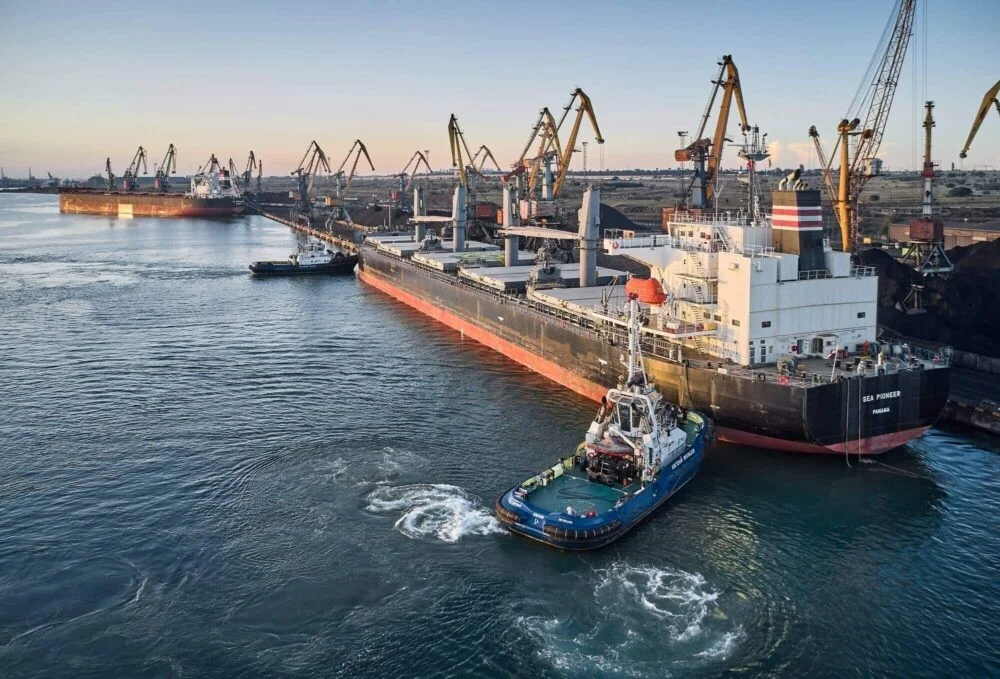 Українські морські порти у 2025 році перевалили 82,2 млн тонн вантажів, попри тривоги й удари