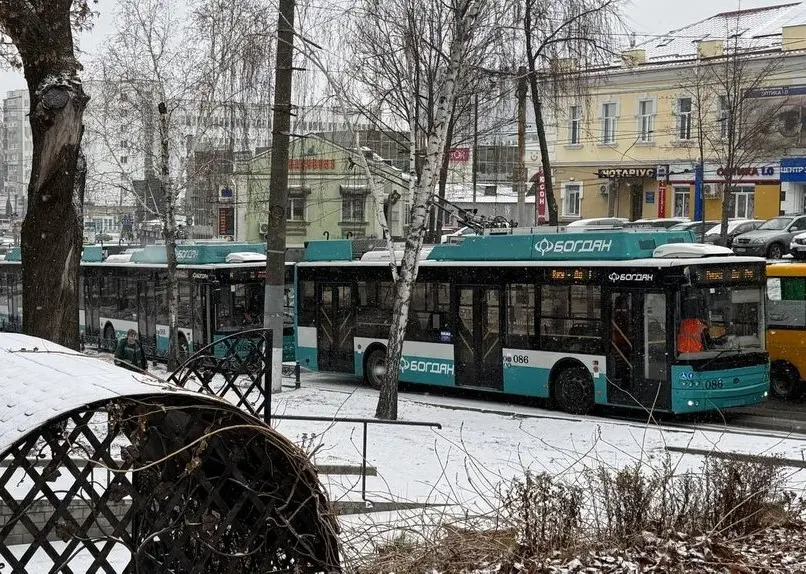 Енергетичний блекаут на Сумщині: міста залишаються без води та електротранспорту