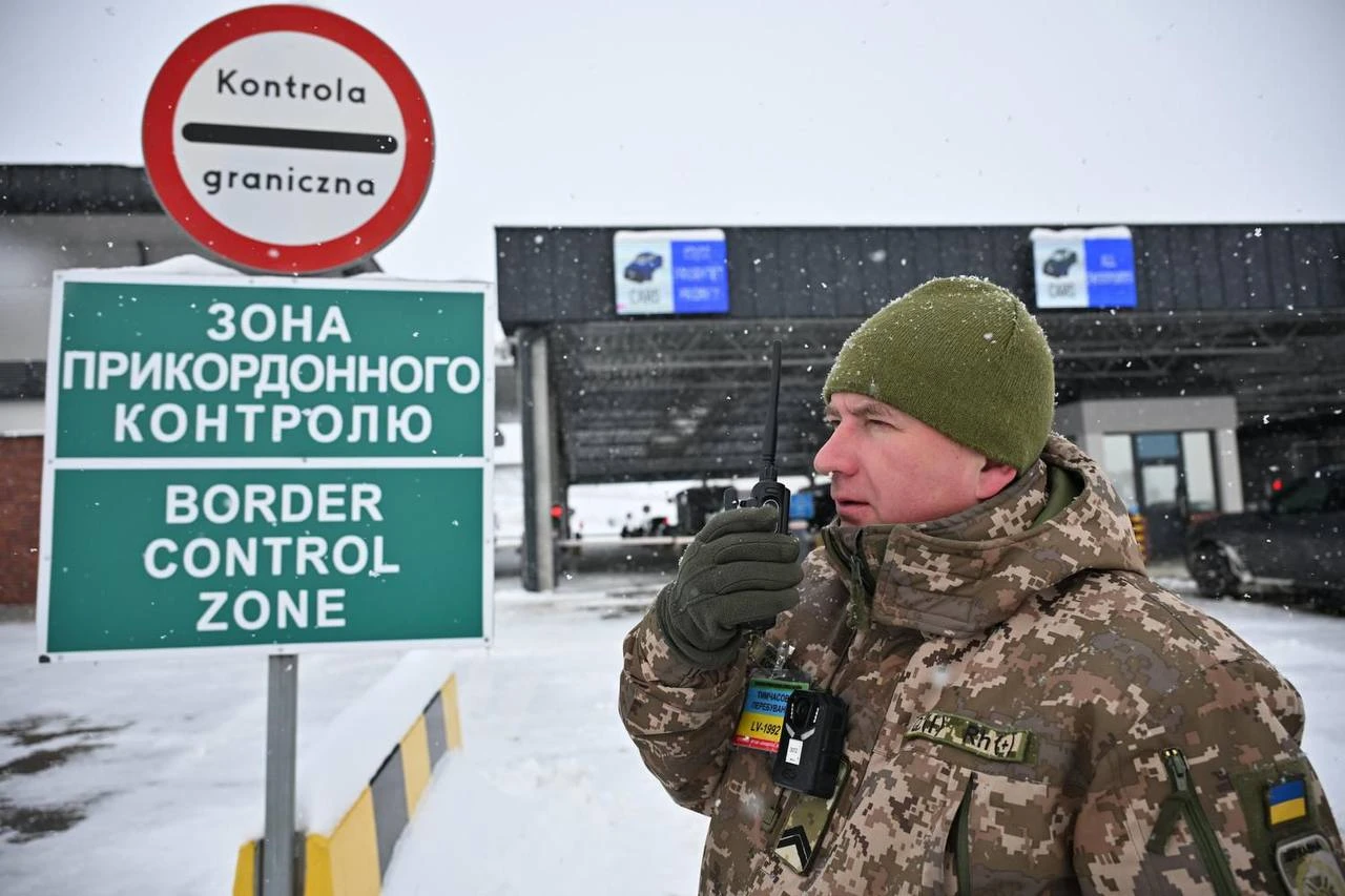 Збій у польських митників: на кордоні Львівщини завмер рух вантажівок