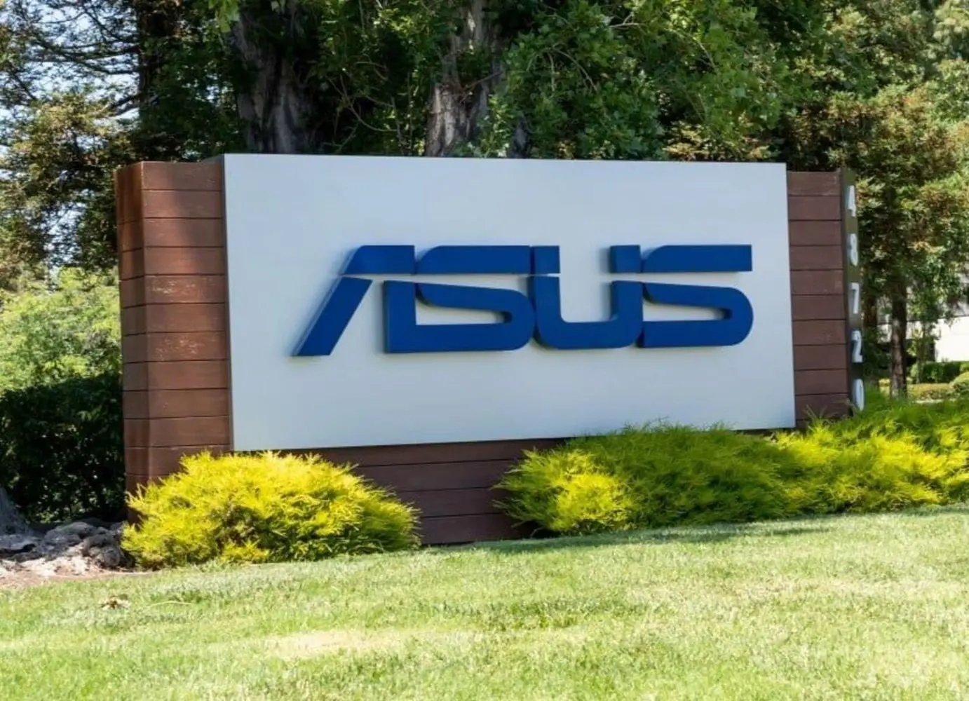 Епоха смартфонів ASUS добігає кінця: компанія обирає роботів та штучний інтелект