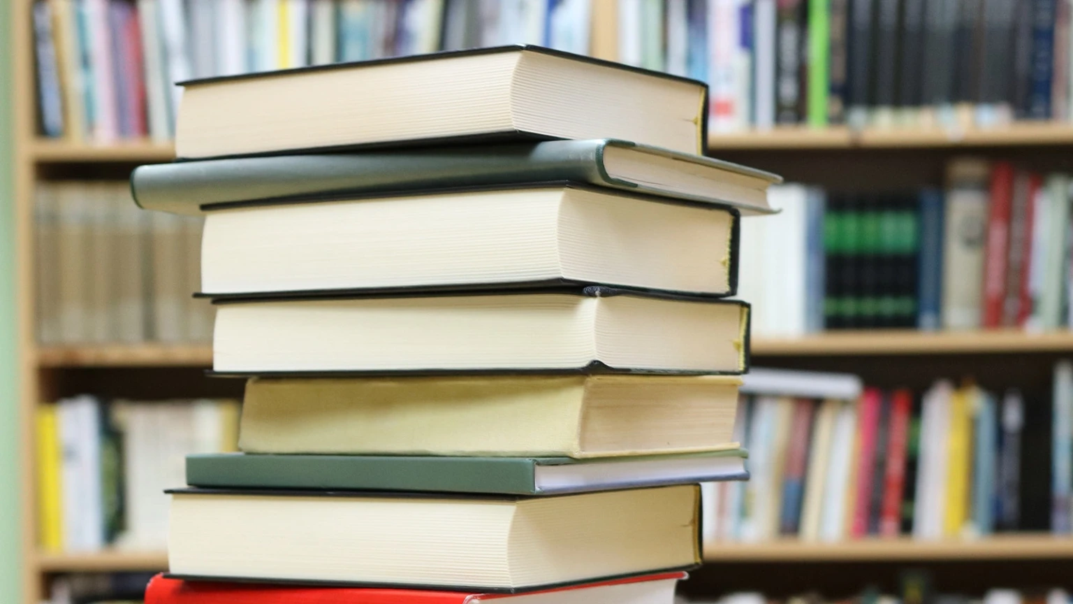 Книжковий пріоритет: українці витратили на літературу майже 400 мільйонів із «Зимової тисячі»