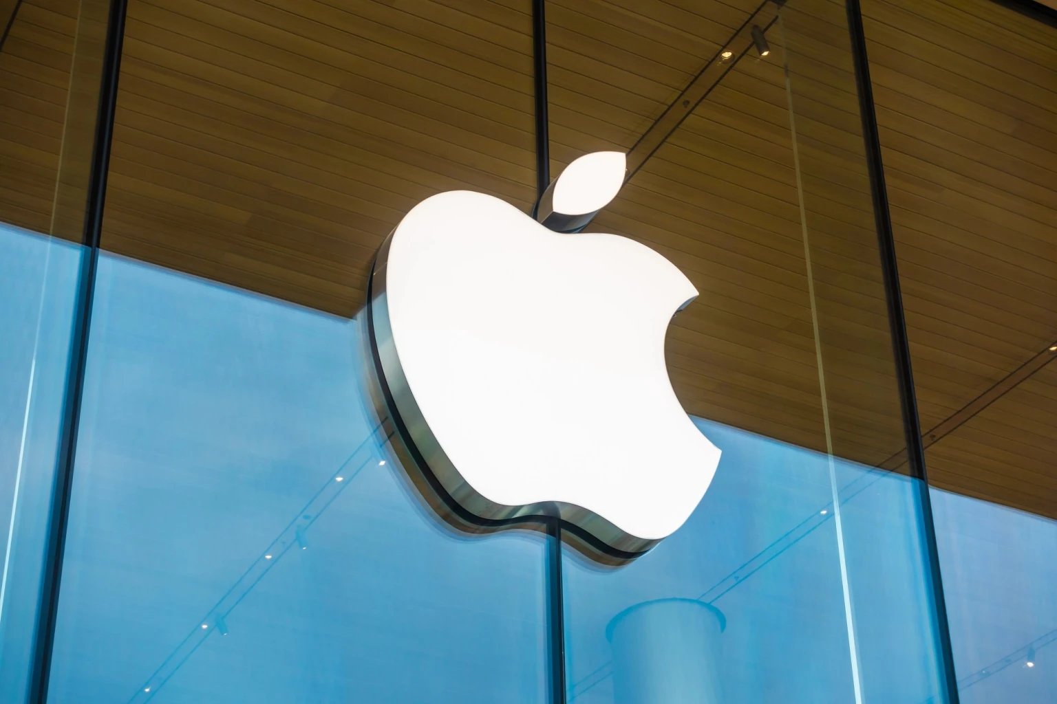 Новий персональний ШІ-гаджет від Apple: що відомо про секретний проєкт купертинівців