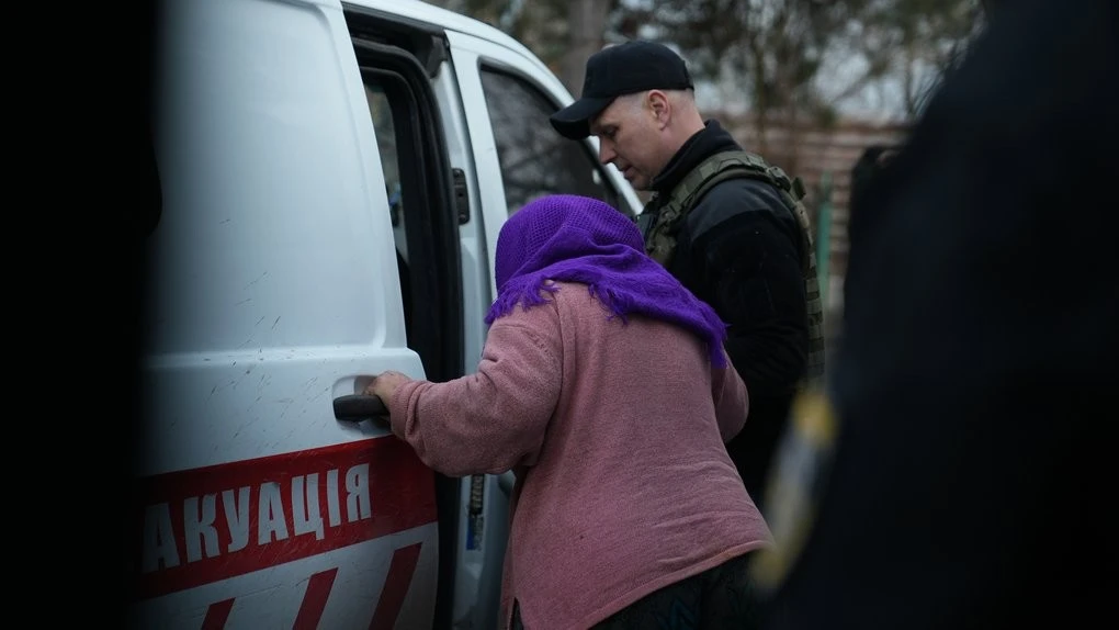 Рятунок з-під вогню: на Запоріжжі евакуювали ще 14 мешканців прифронтових сіл