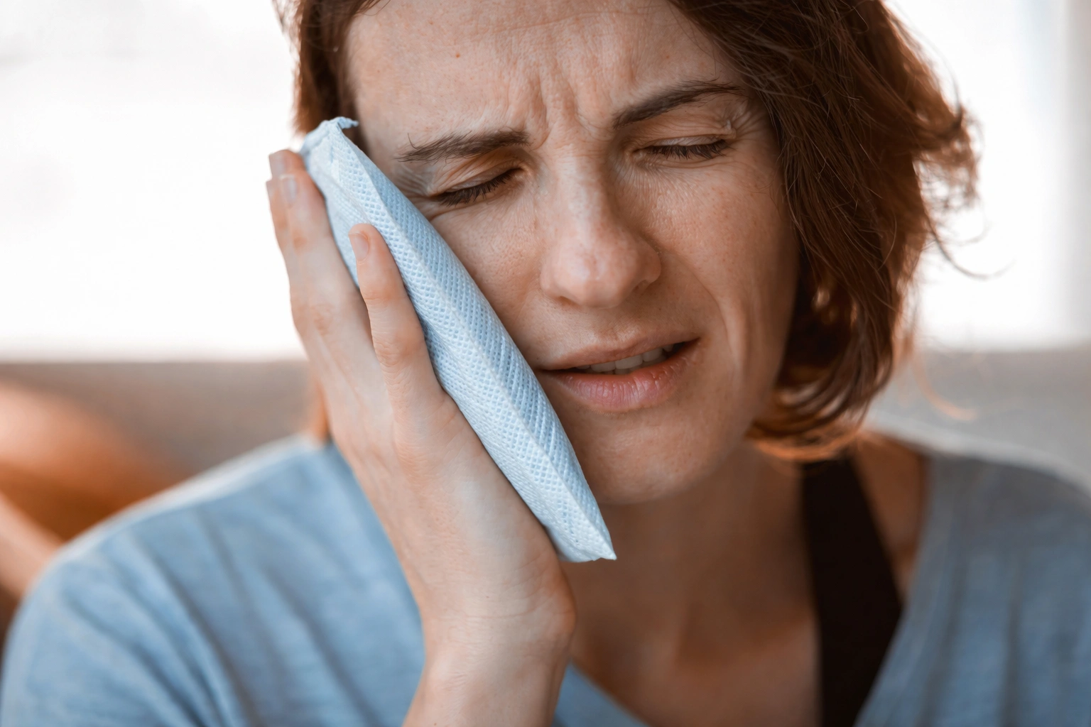 Дієві методи як лікувати тройнічний нерв в домашніх умовах для полегшення болю