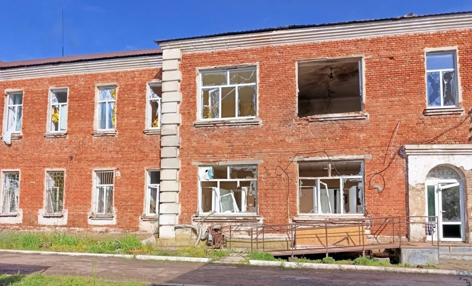 Медзаклад на Куп’янщині вдруге за рік постраждав від російського обстрілу