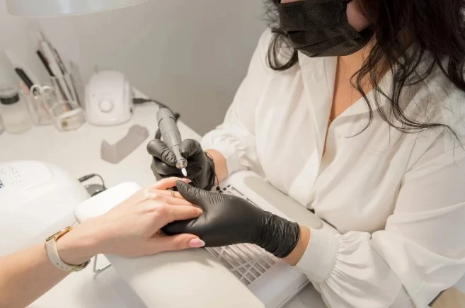 Вытяжки маникюрные: почему без них сложно представить современный nail-кабинет