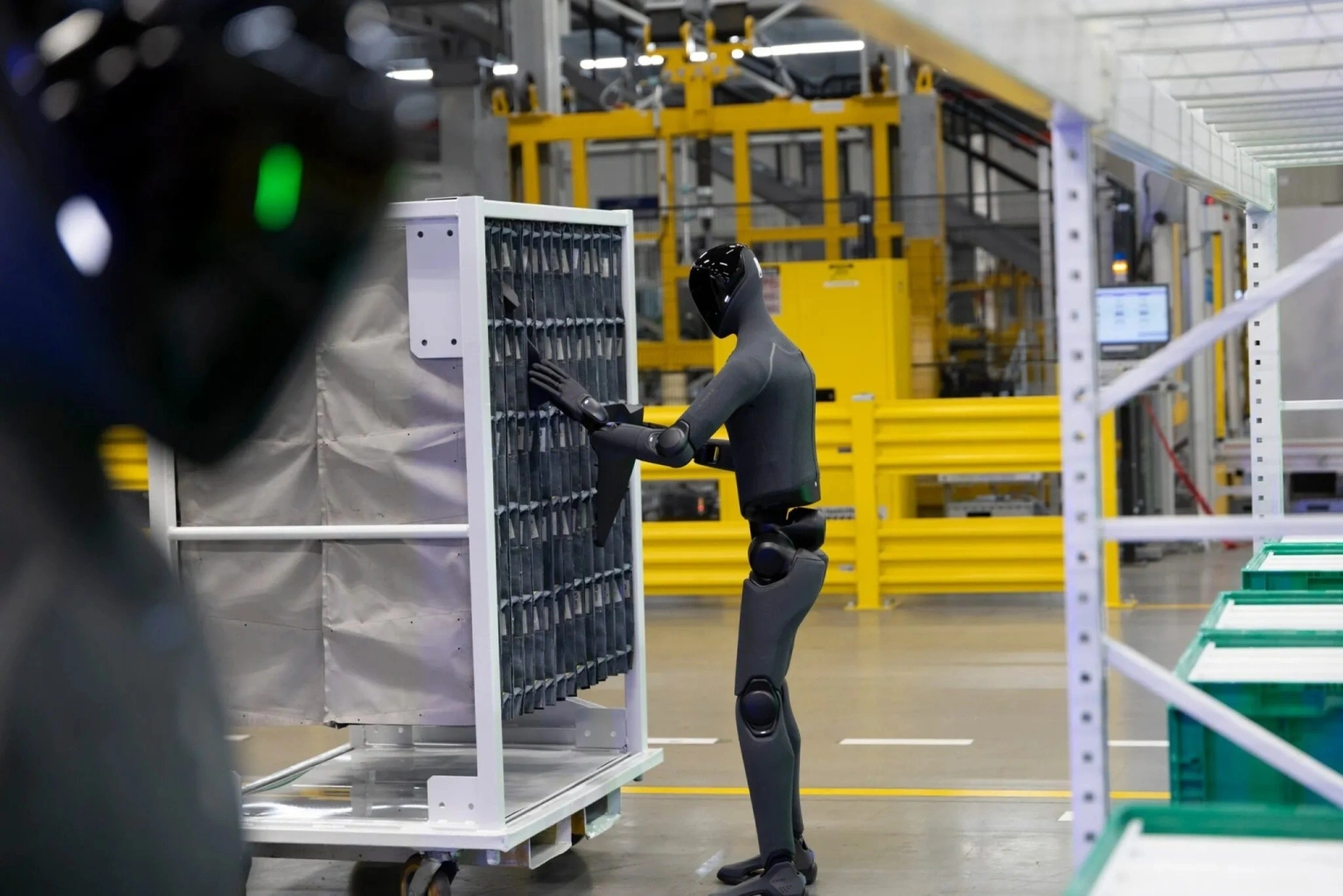BMW впроваджує нове покоління роботів Figure на виробництві
